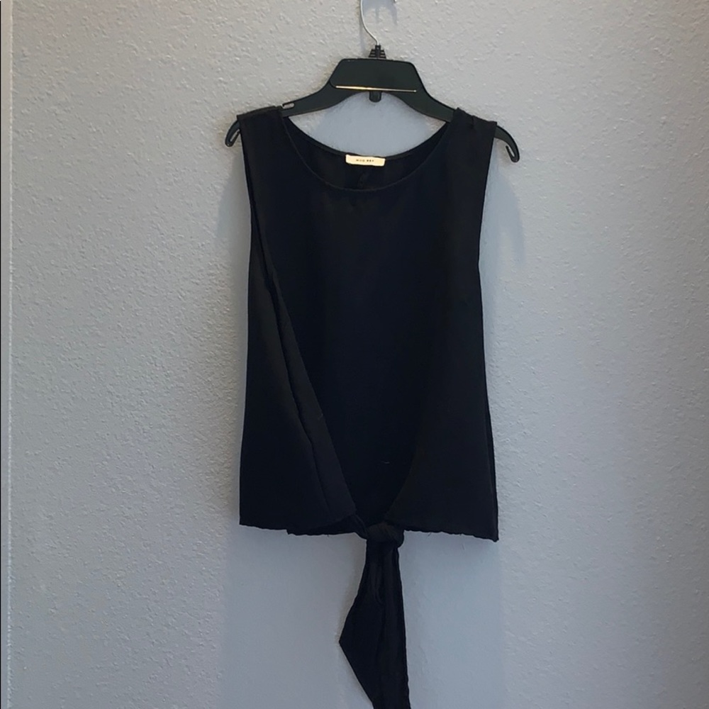 black shirt with open back